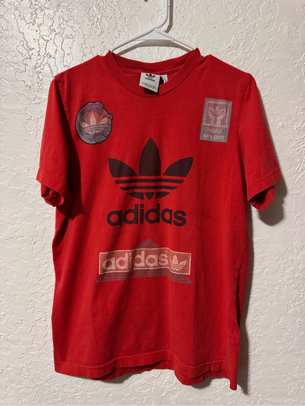 ADIDAS ORIGINALS RACE TEE T-Shirt Red Multiple Logos